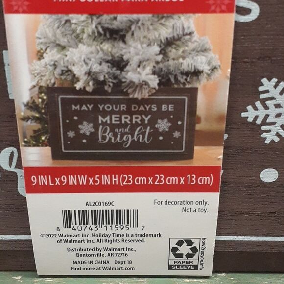 Mini tree collar to set your tree in to hide base - Picture 2 of 8